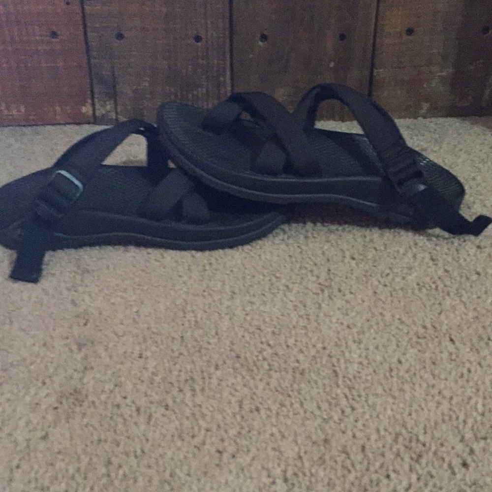 Chaco flip flops size 7 black